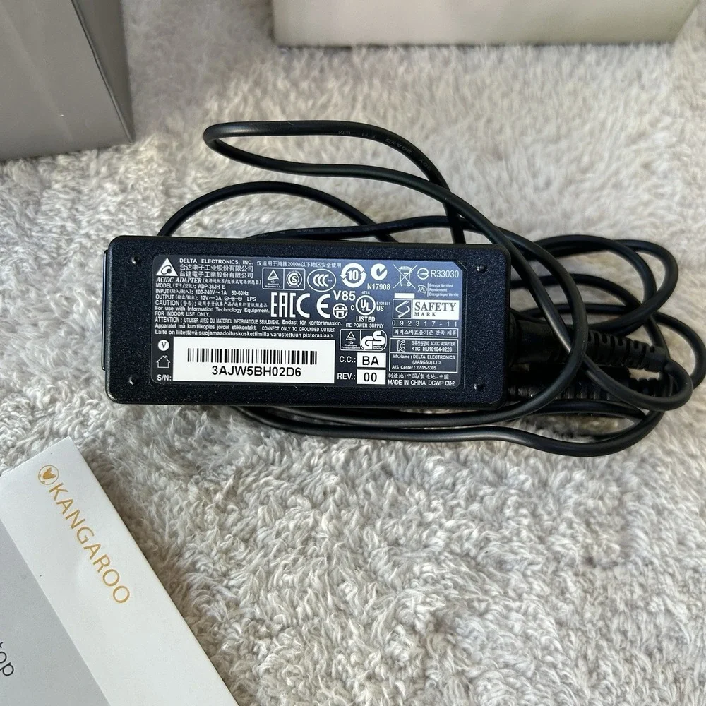 Kangaroo Mobile Desktop Computer MD2B SD1B 1.44GHz HDMI 2GB 32GB BLUETOOTH